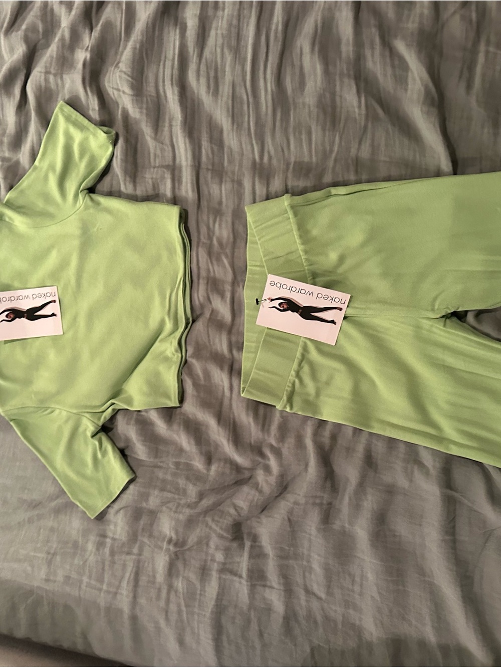 naked wardrobe Neon Lime set